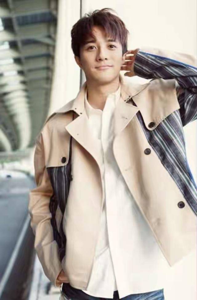 TVB小生全力拉票“男飞跃”，一年播三部剧出镜率高，获妈妈认可封面图